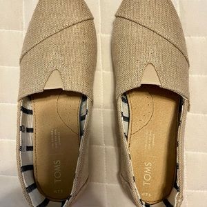 Women’s TOMS
